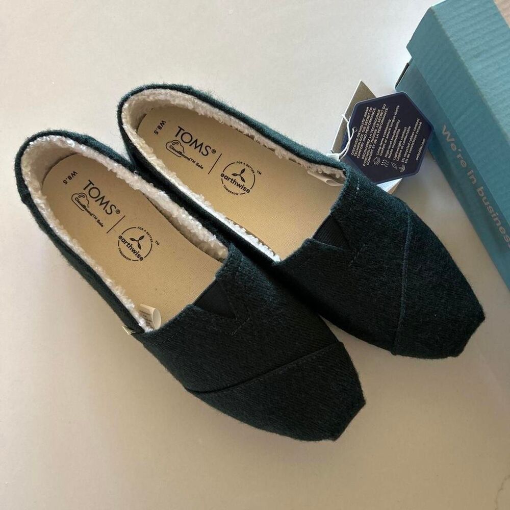 Toms Women's Green Loafers - Picture 2 of 7